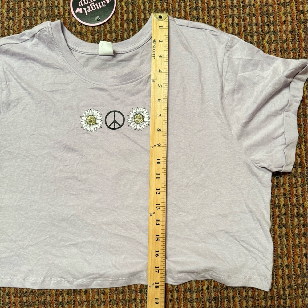 Angel‎ Energy Happiness Blooms Graphic Cropped Tee - Lavender, Size XL - Picture 5 of 6
